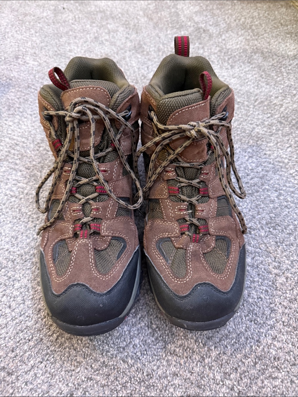 RedHead Brown Lace-Up Women's Hiking Boots with Red Accents